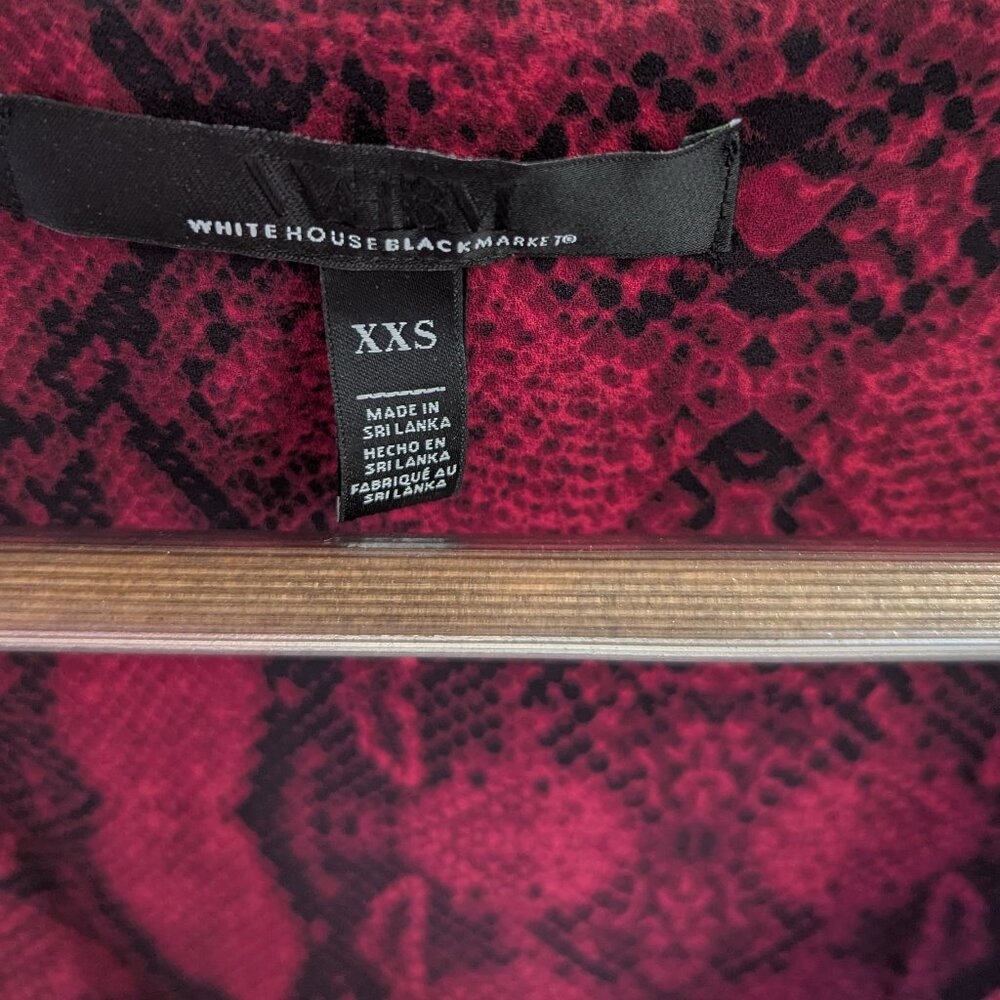 WHBM NWOT Kimono Sleeve Blouse Maroon Pinot Red Snakeskin Pattern Lining - Picture 9 of 9